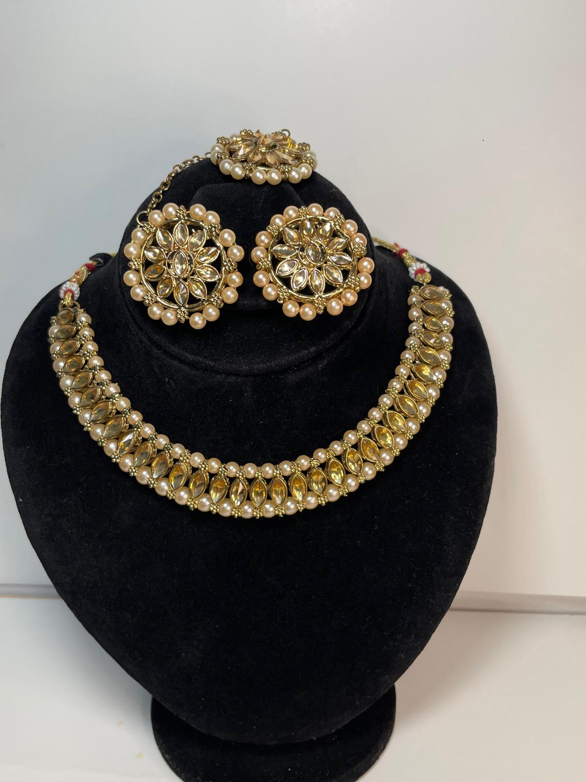 Gold and Pearl Choker Set - Image 3