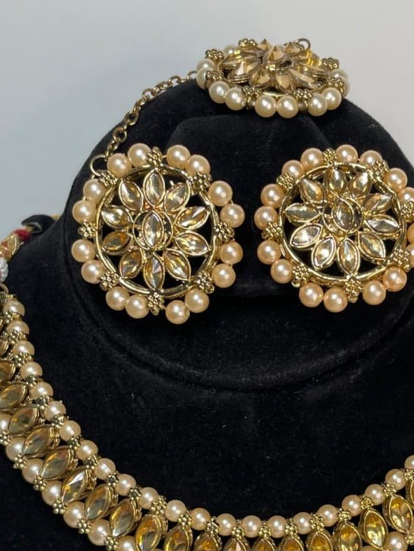 Gold and Pearl Choker Set - Image 2