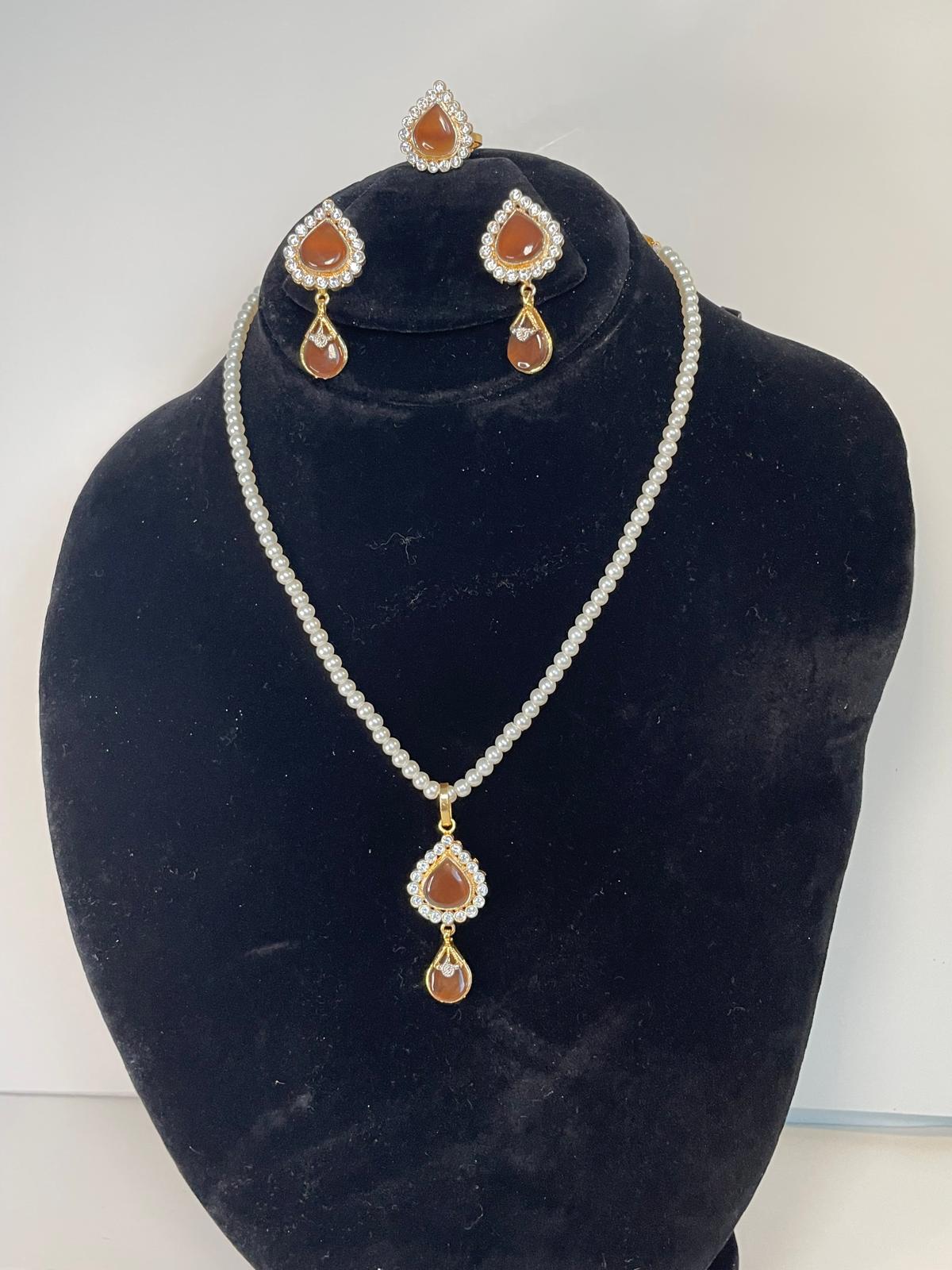 Amber and mint necklace set - Image 3