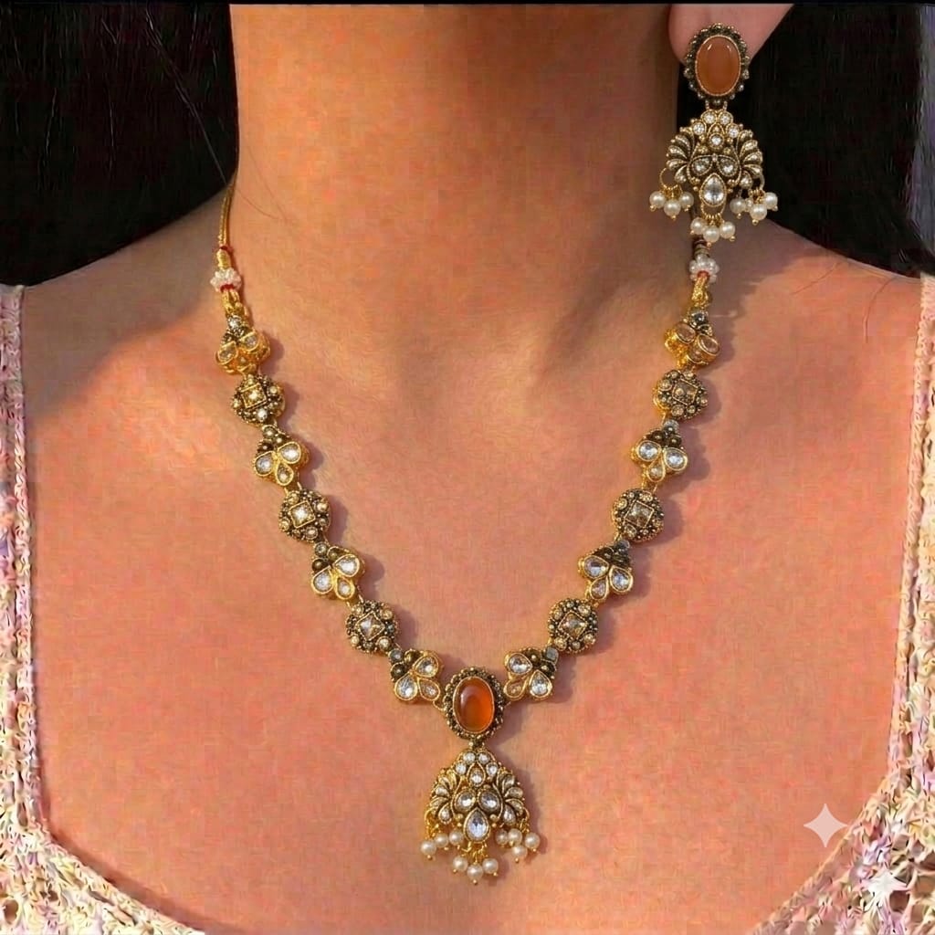 Antique-Style Peach Stone Set