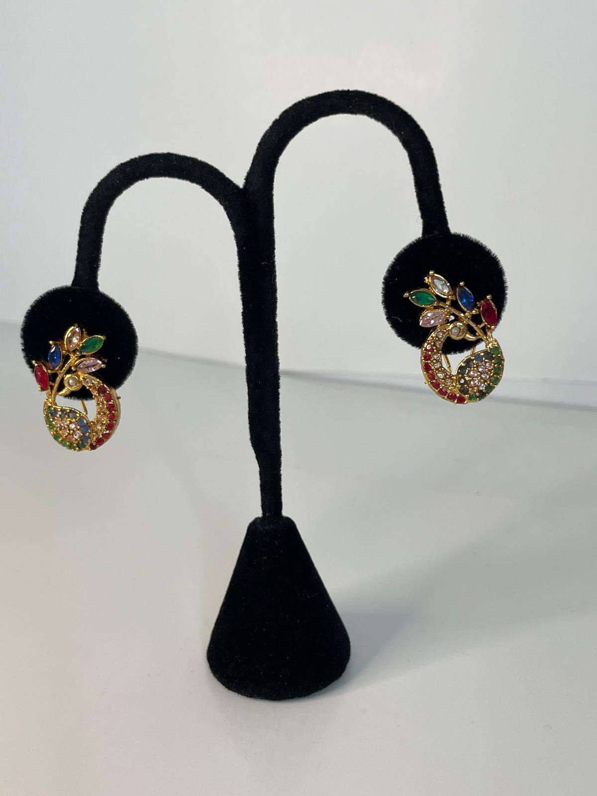 Multicolor peacock-style stud - Image 4