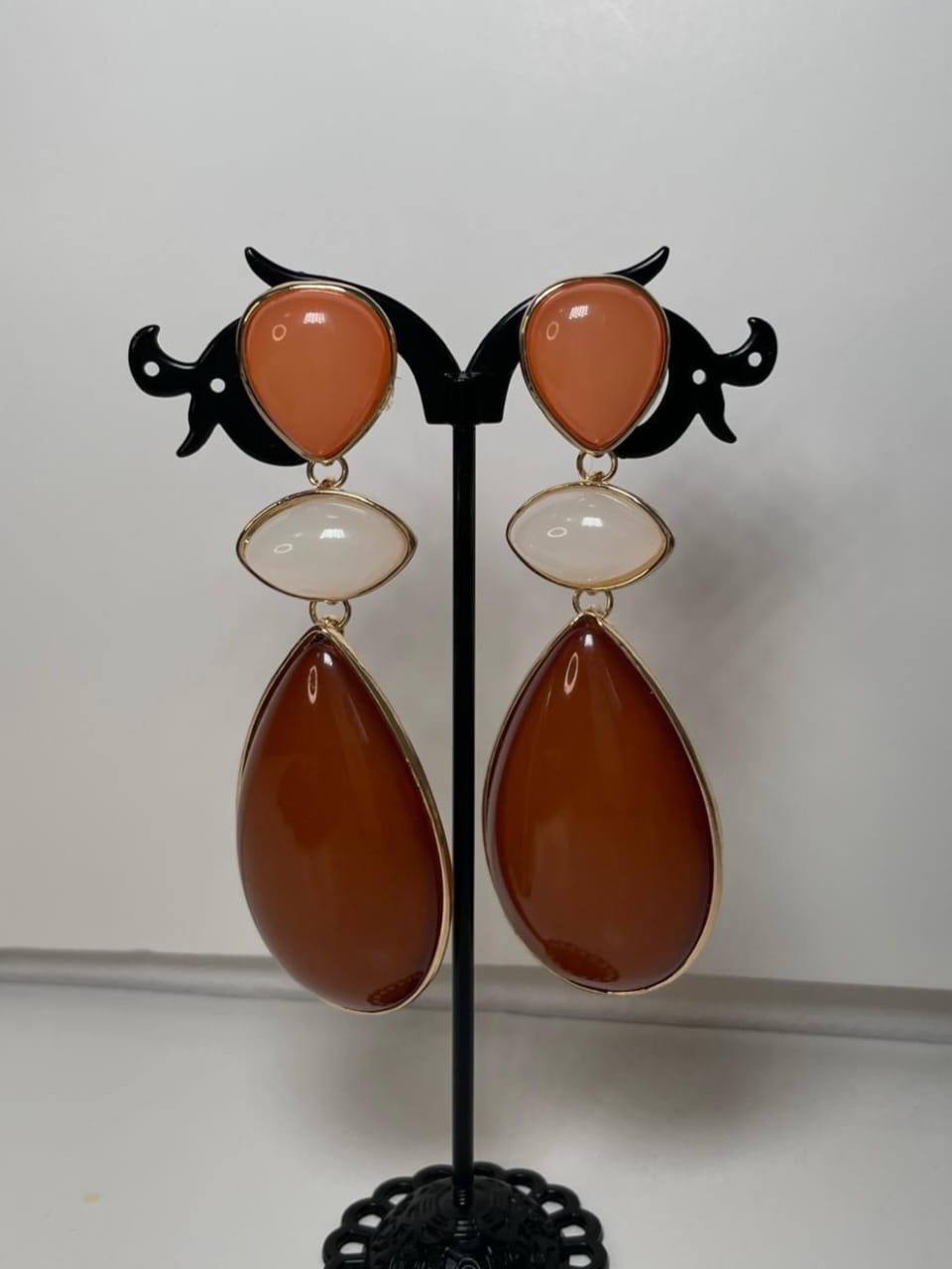 Statement drop earring - Image 2