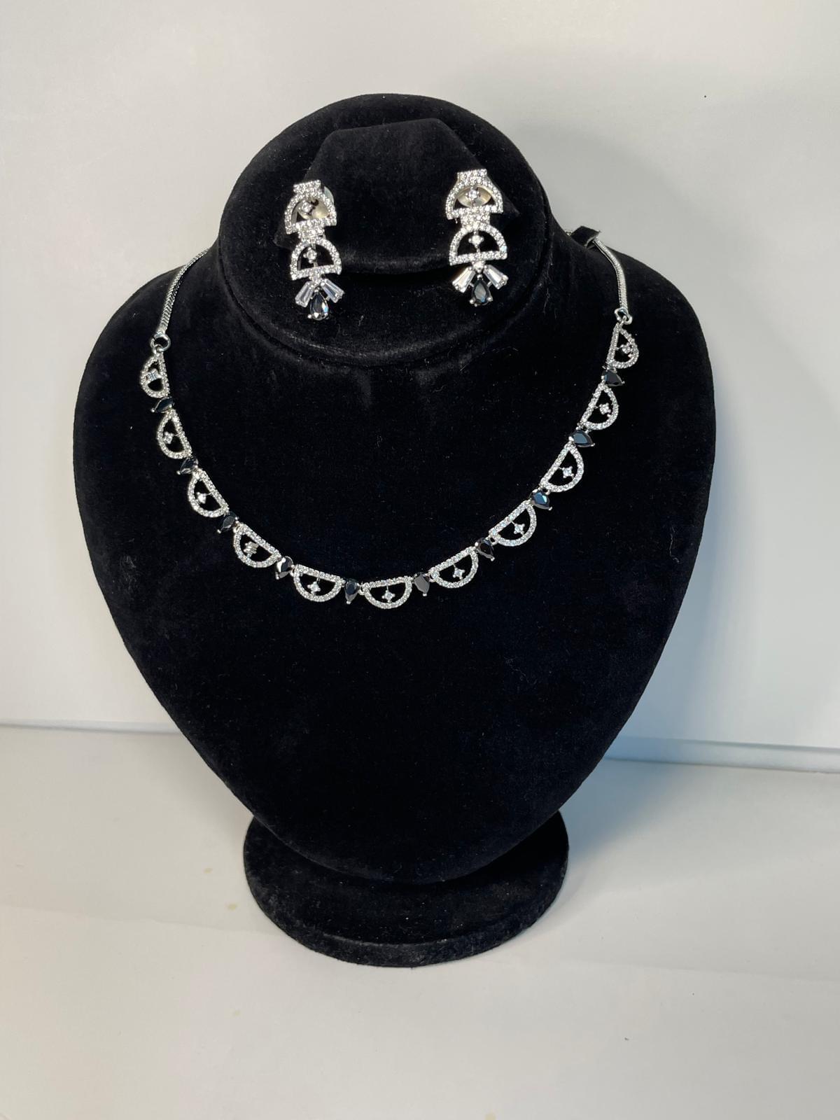 Semicircle Statement Set - Image 3