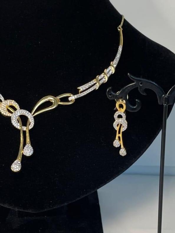 Elegant Drop Necklace Set - Image 3