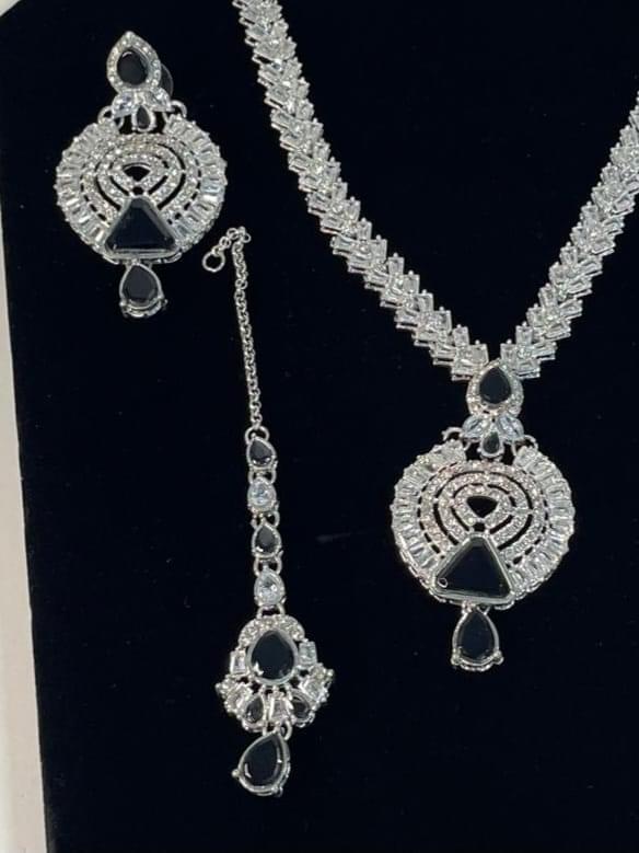 Traditional Ethnic Drop Set - Image 2