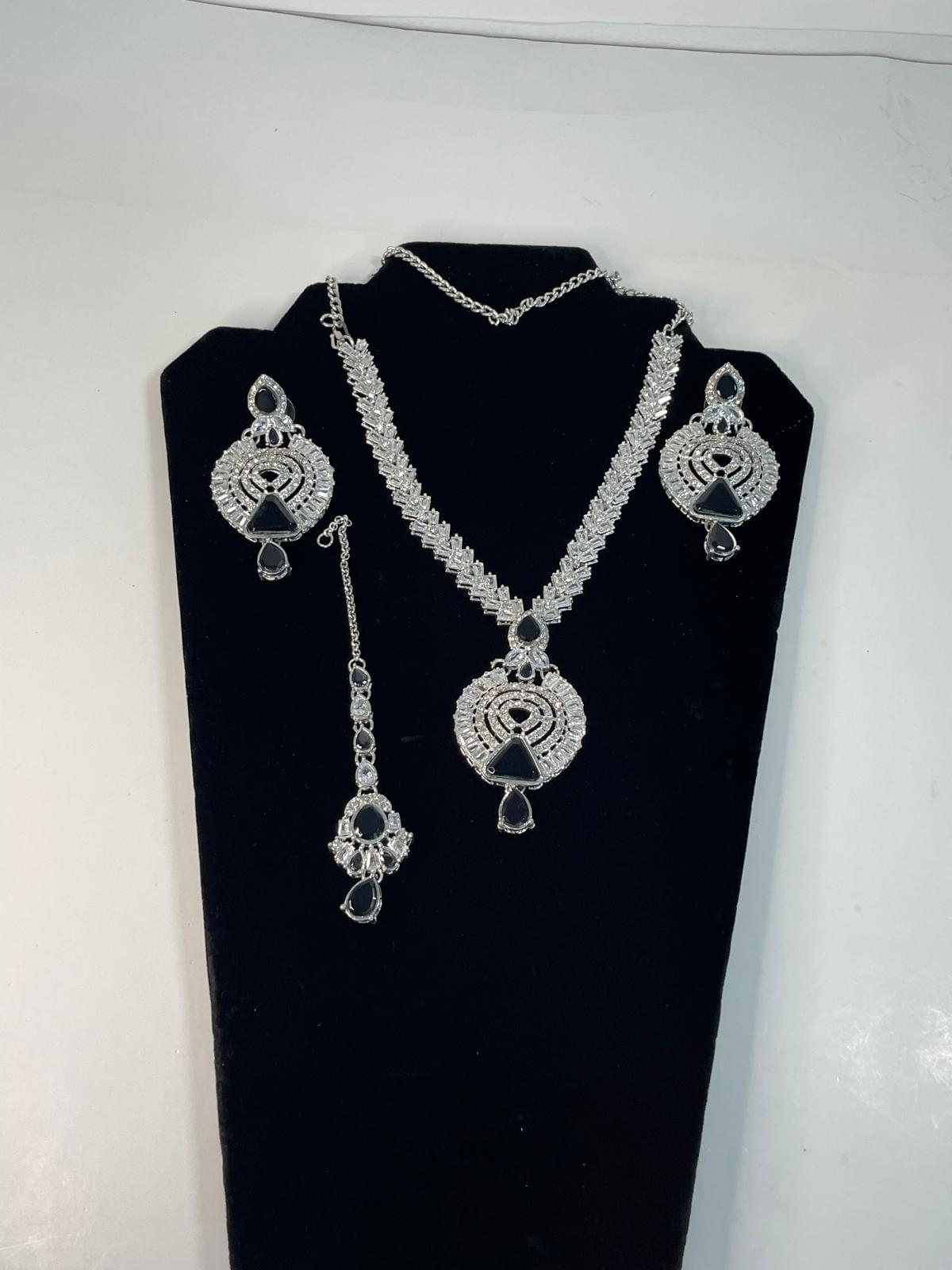 Traditional Ethnic Drop Set - Image 3
