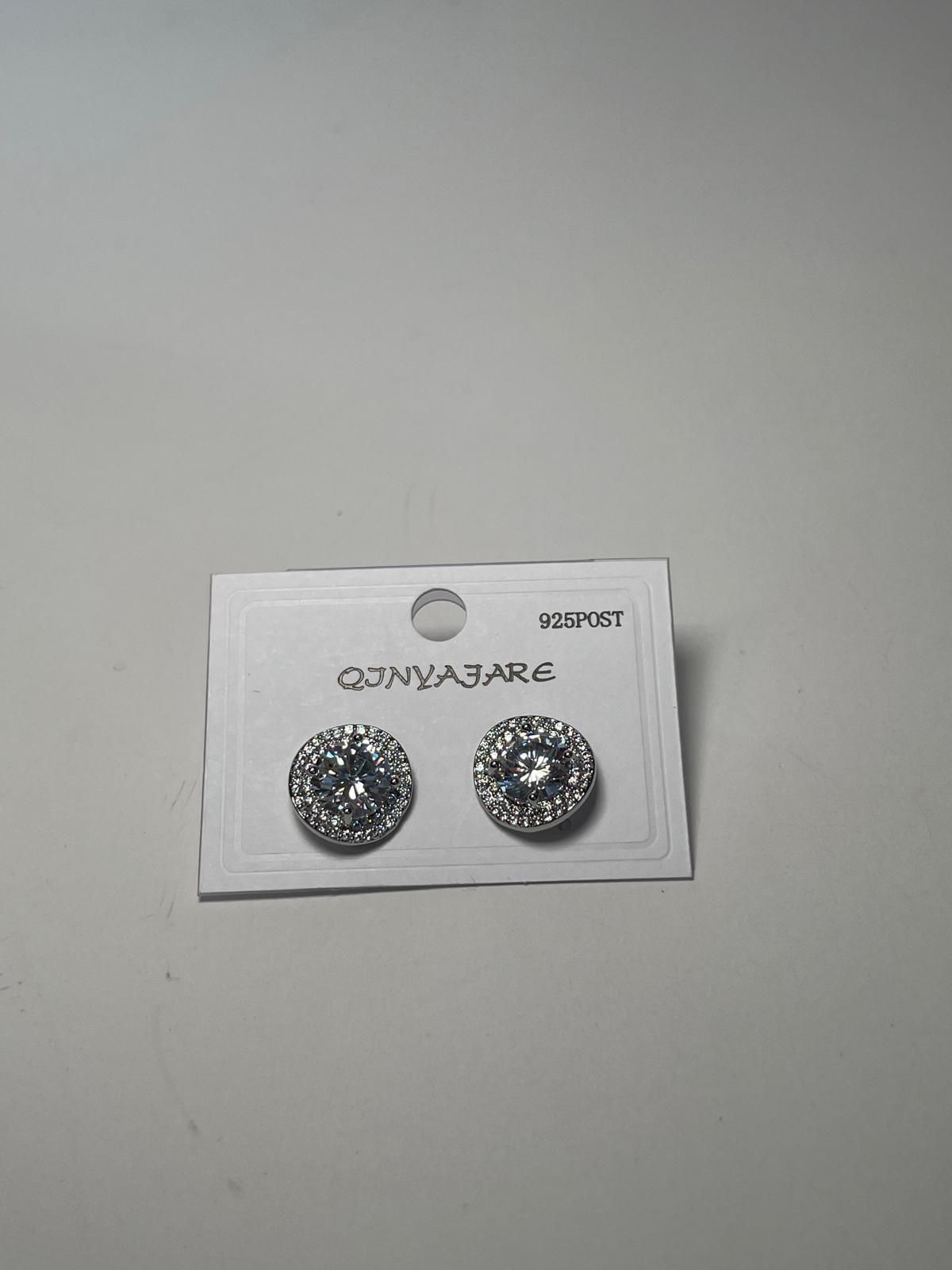 Silver solitaire stud - Image 2