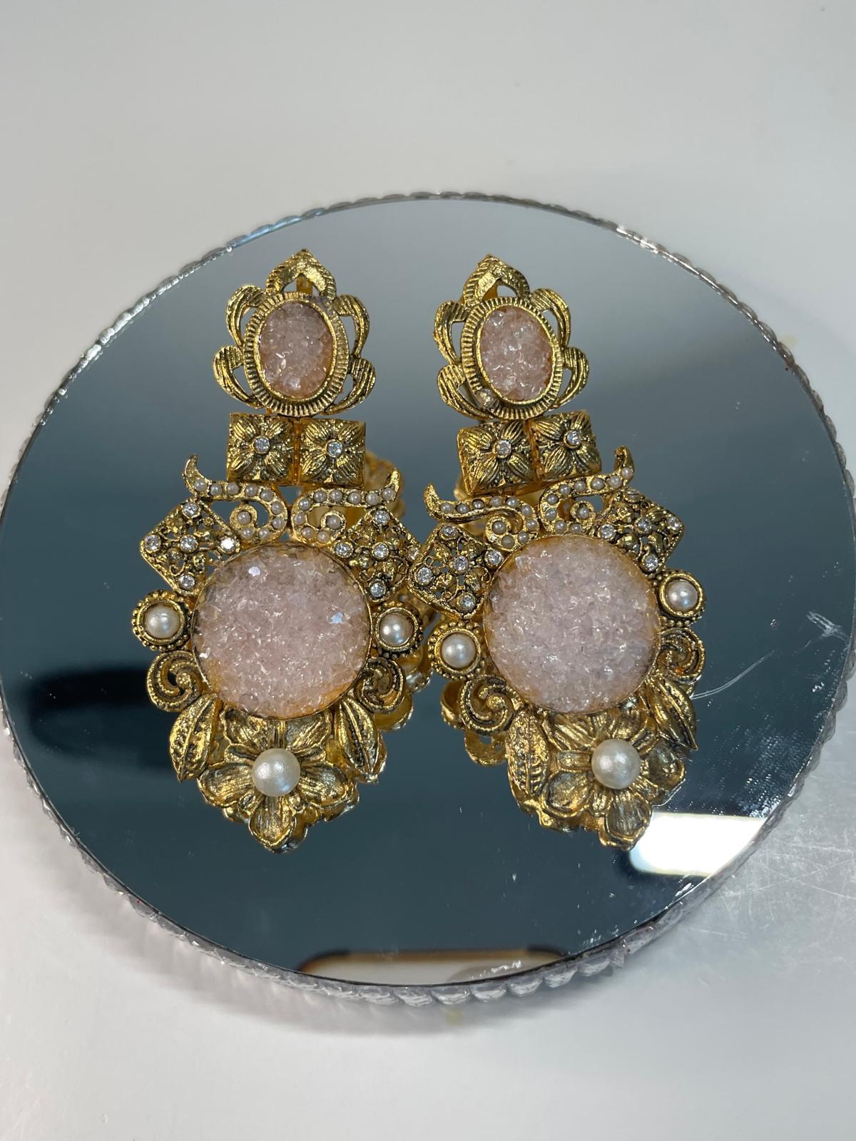 Blush pink crushed stone earring - Image 2