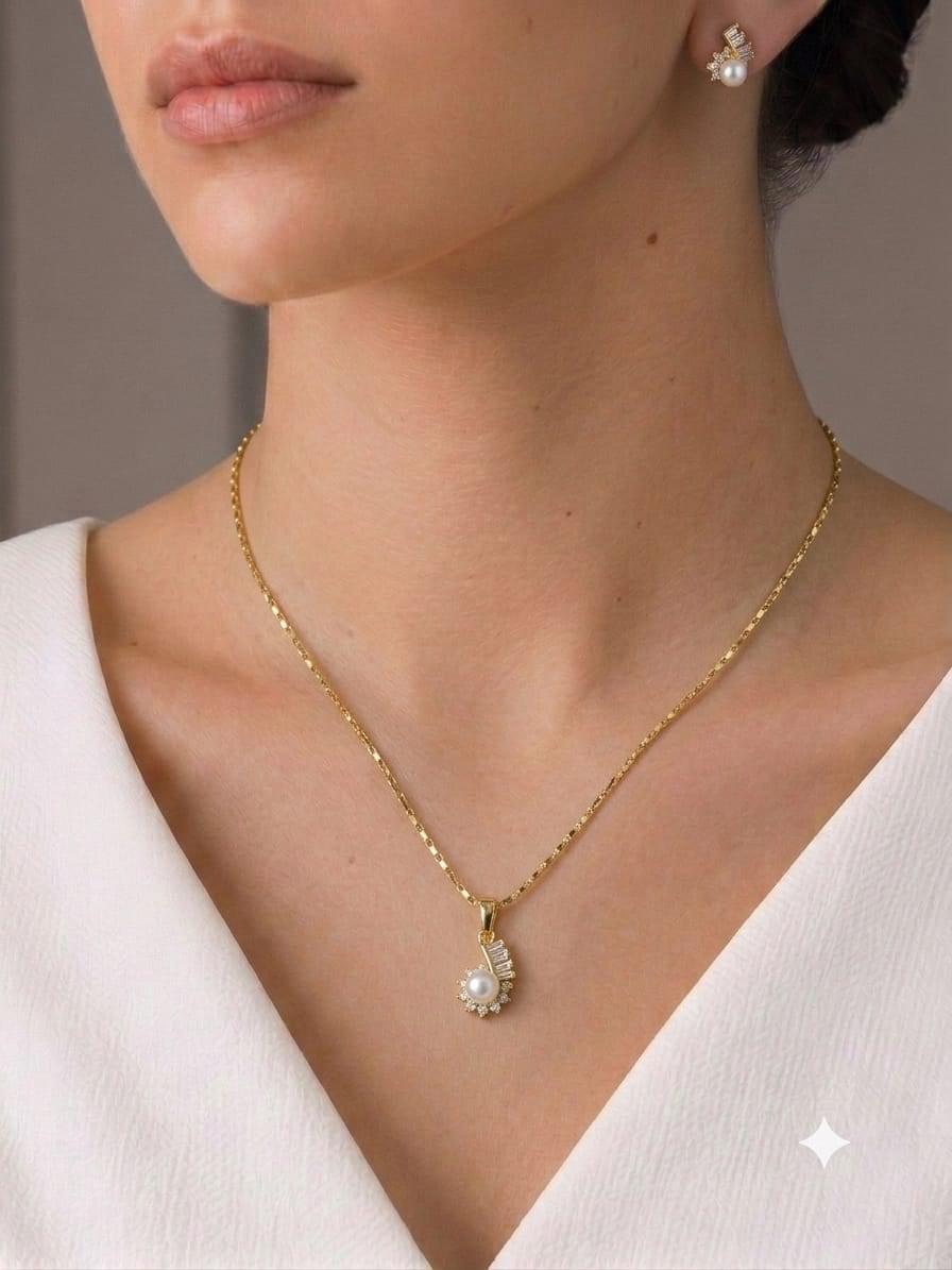 Delicate Pearl Set.