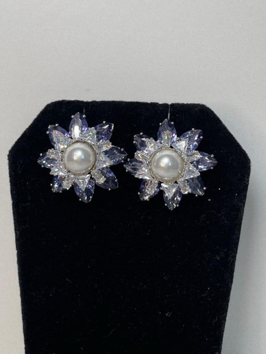 Flower stud - Image 2