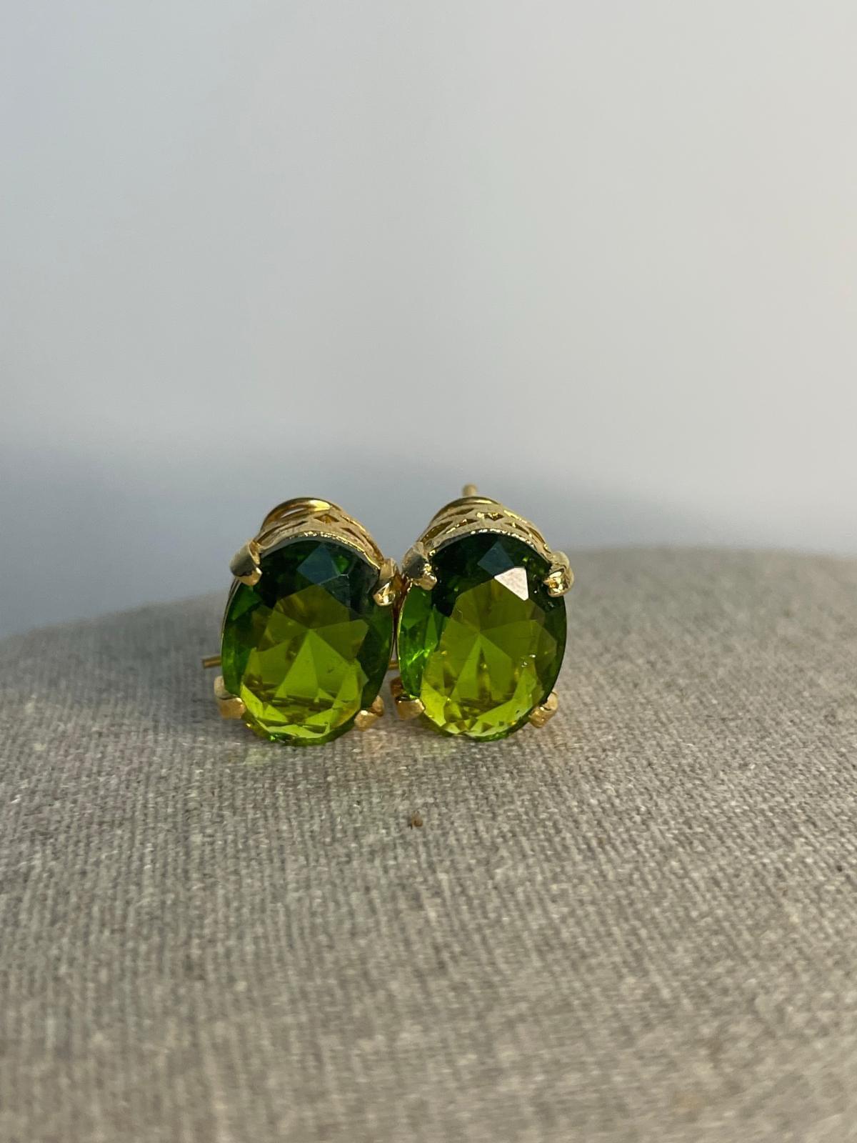 Apple green oval stud - Image 2