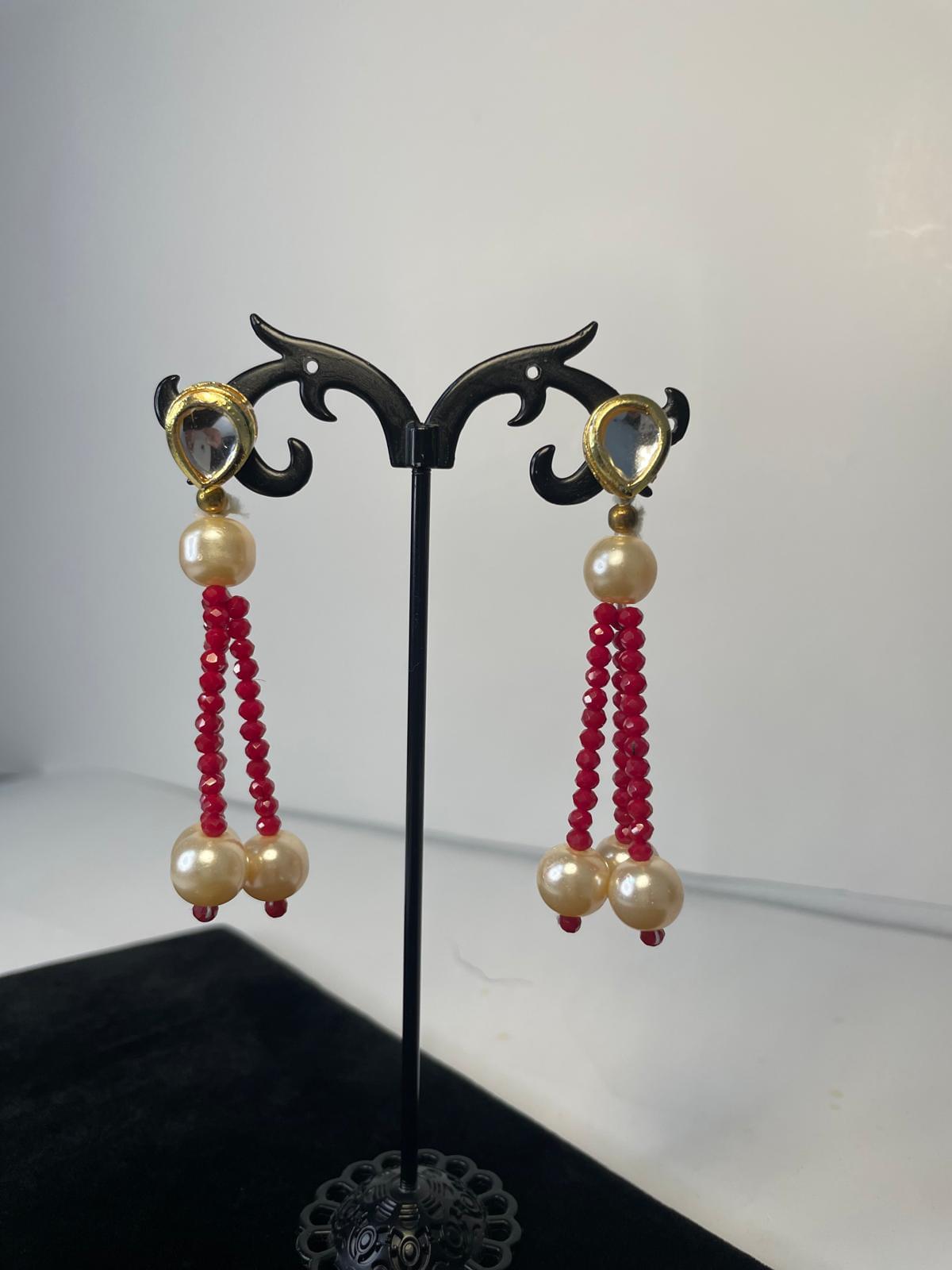Red bead drop earrings - Image 2