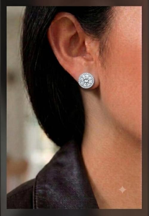 Silver solitaire stud